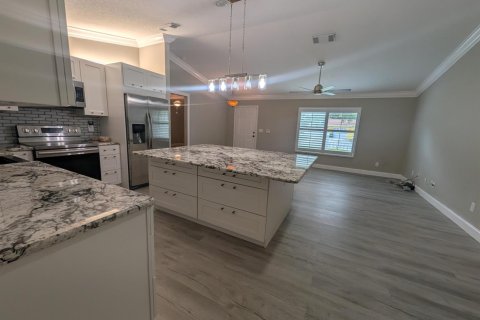 Villa ou maison à louer à Port St. Lucie, Floride: 4 chambres, 131.74 m2 № 2181623 - photo 9