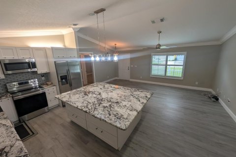 Villa ou maison à louer à Port St. Lucie, Floride: 4 chambres, 131.74 m2 № 2181623 - photo 8