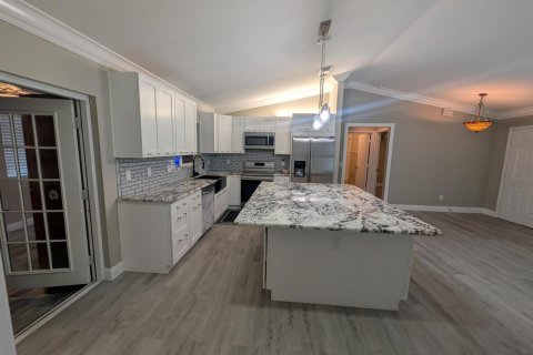 Villa ou maison à louer à Port St. Lucie, Floride: 4 chambres, 131.74 m2 № 2181623 - photo 6