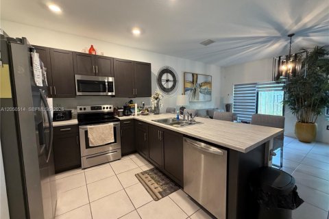 Adosado en venta en Homestead, Florida, 3 dormitorios, 143.53 m2 № 2247662 - foto 8