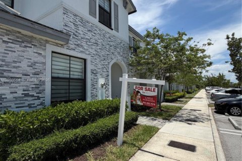Adosado en venta en Homestead, Florida, 3 dormitorios, 143.53 m2 № 2247662 - foto 3