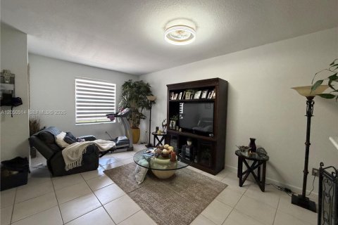 Adosado en venta en Homestead, Florida, 3 dormitorios, 143.53 m2 № 2247662 - foto 4