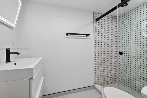 Condominio en venta en Miami, Florida, 1 dormitorio, 83.43 m2 № 2007333 - foto 26