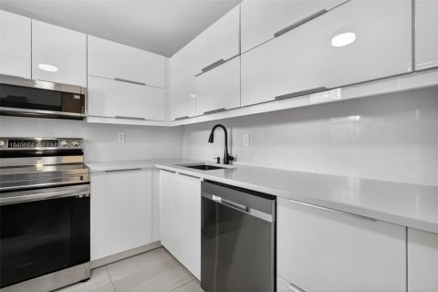 Condominio en venta en Miami, Florida, 1 dormitorio, 83.43 m2 № 2007333 - foto 7