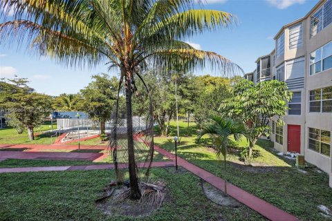 Condominio en venta en Miami, Florida, 1 dormitorio, 83.43 m2 № 2007333 - foto 28