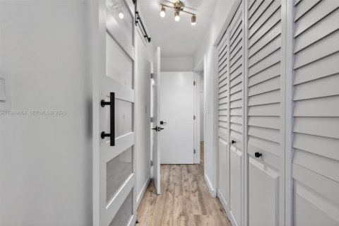 Condominio en venta en Miami, Florida, 1 dormitorio, 83.43 m2 № 2007333 - foto 22