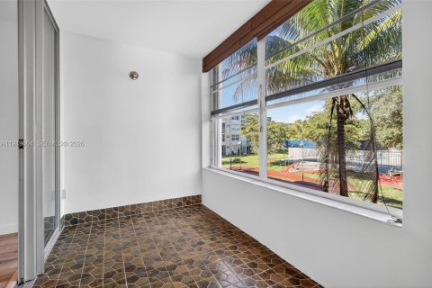 Condominio en venta en Miami, Florida, 1 dormitorio, 83.43 m2 № 2007333 - foto 15