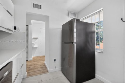 Condominio en venta en Miami, Florida, 1 dormitorio, 83.43 m2 № 2007333 - foto 10