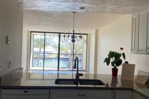 Condo in Boca Raton, Florida, 1 bedroom  № 2248151 - photo 7
