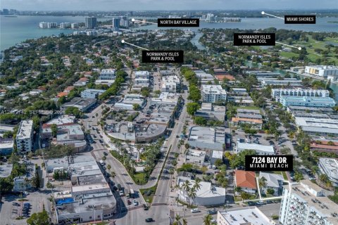 Propiedad comercial en venta en Miami Beach, Florida, 439.61 m2 № 2439082 - foto 2