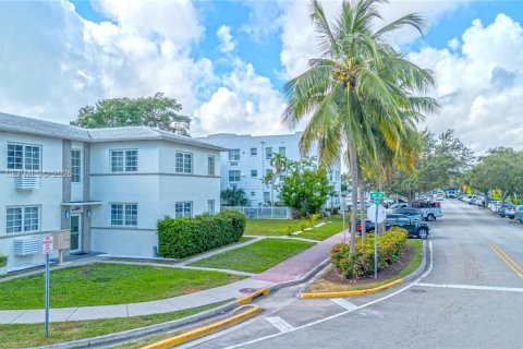 Propiedad comercial en venta en Miami Beach, Florida, 439.61 m2 № 2439082 - foto 21