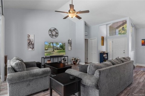 House in Homosassa, Florida 3 bedrooms, 165.92 sq.m. № 1590751 - photo 12