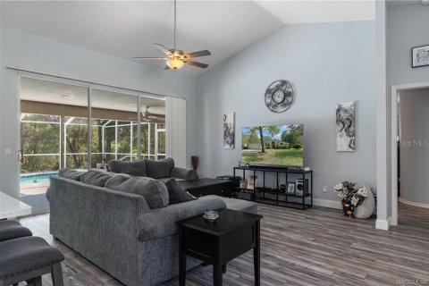 House in Homosassa, Florida 3 bedrooms, 165.92 sq.m. № 1590751 - photo 10