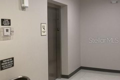 Propiedad comercial en alquiler en Orlando, Florida, 72.19 m2 № 1884205 - foto 3