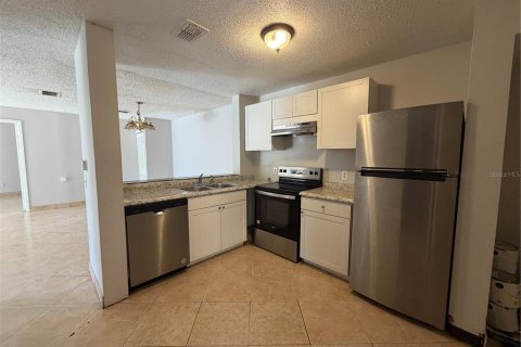 Appartement à louer à Orlando, Floride: 2 chambres, 99.68 m2 № 2212397 - photo 2