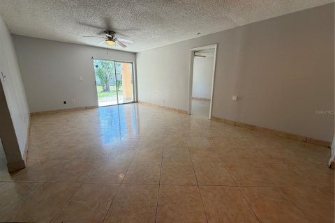 Appartement à louer à Orlando, Floride: 2 chambres, 99.68 m2 № 2212397 - photo 3