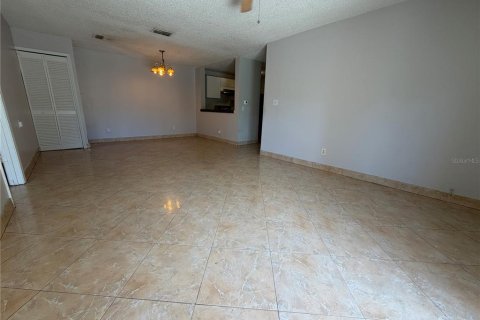 Appartement à louer à Orlando, Floride: 2 chambres, 99.68 m2 № 2212397 - photo 4