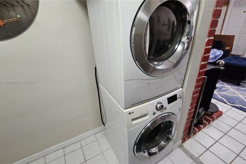 Copropriété à vendre à Miami, Floride: 1 chambre, 65.03 m2 № 1781950 - photo 6