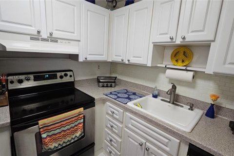 Copropriété à vendre à Miami, Floride: 1 chambre, 65.03 m2 № 1781950 - photo 10