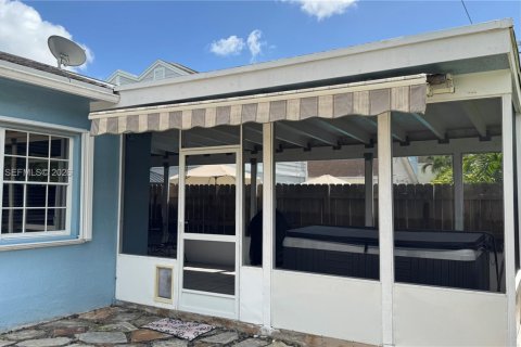 Casa en venta en Miami, Florida, 3 dormitorios, 115.11 m2 № 2066914 - foto 18