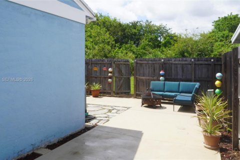 Casa en venta en Miami, Florida, 3 dormitorios, 115.11 m2 № 2066914 - foto 16