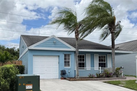 Casa en venta en Miami, Florida, 3 dormitorios, 115.11 m2 № 2066914 - foto 23