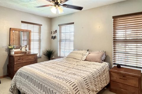 Casa en venta en Miami, Florida, 3 dormitorios, 115.11 m2 № 2066914 - foto 10