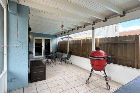 Casa en venta en Miami, Florida, 3 dormitorios, 115.11 m2 № 2066914 - foto 14