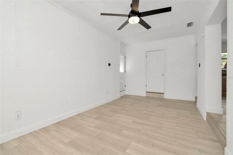Casa en venta en Tampa, Florida, 3 dormitorios, 96.25 m2 № 1828581 - foto 9