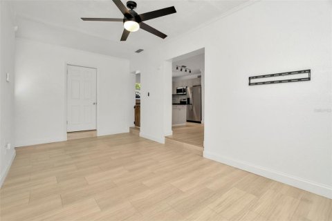 Casa en venta en Tampa, Florida, 3 dormitorios, 96.25 m2 № 1828581 - foto 10