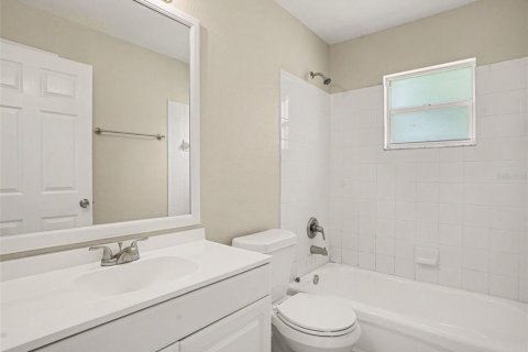House in Lakeland, Florida 3 bedrooms, 117.61 sq.m. № 2393451 - photo 13