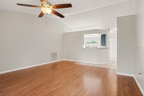 House in Lakeland, Florida 3 bedrooms, 117.61 sq.m. № 2393451 - photo 4