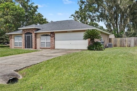 House in Lakeland, Florida 3 bedrooms, 117.61 sq.m. № 2393451 - photo 2