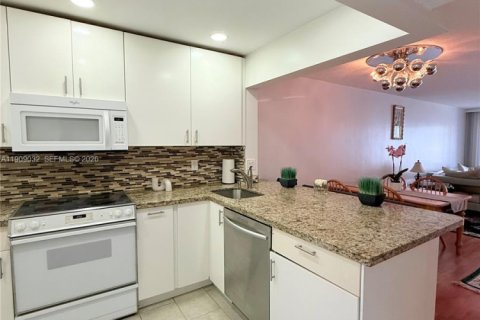 Condominio en venta en Hallandale Beach, Florida, 1 dormitorio, 67.26 m2 № 2078147 - foto 5