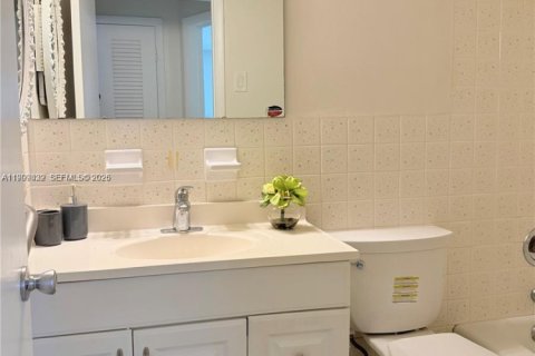 Condominio en venta en Hallandale Beach, Florida, 1 dormitorio, 67.26 m2 № 2078147 - foto 12