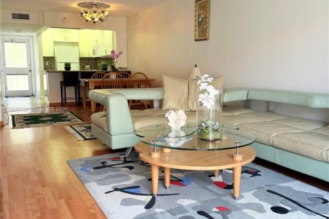 Condominio en venta en Hallandale Beach, Florida, 1 dormitorio, 67.26 m2 № 2078147 - foto 7