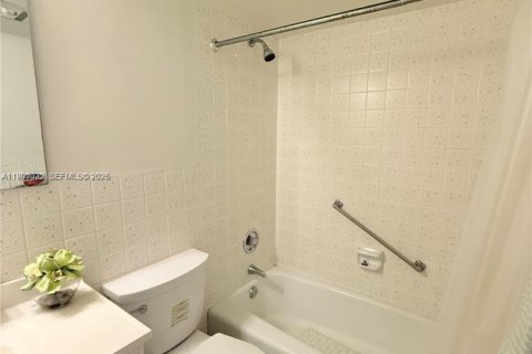 Condominio en venta en Hallandale Beach, Florida, 1 dormitorio, 67.26 m2 № 2078147 - foto 13