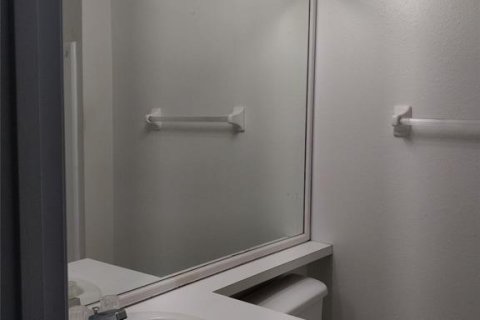 Townhouse in Tamarac, Florida 2 bedrooms, 95.32 sq.m. № 2083815 - photo 8