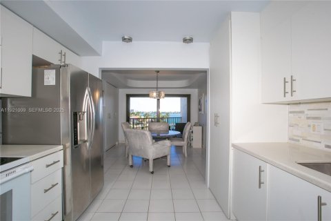 Condominio en venta en Miami, Florida, 2 dormitorios, 215.53 m2 № 1982033 - foto 9