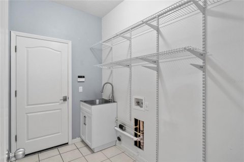 House in Winter Garden, Florida 3 bedrooms, 203.46 sq.m. № 1899223 - photo 23