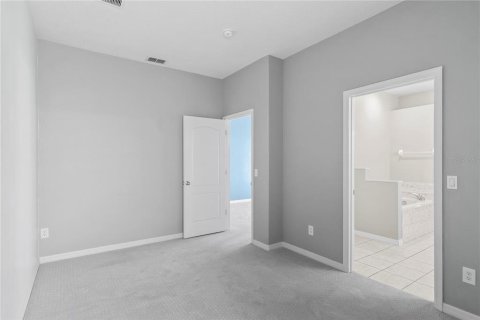 House in Winter Garden, Florida 3 bedrooms, 203.46 sq.m. № 1899223 - photo 16