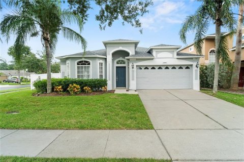 House in Winter Garden, Florida 3 bedrooms, 203.46 sq.m. № 1899223 - photo 1