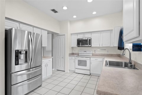 House in Winter Garden, Florida 3 bedrooms, 203.46 sq.m. № 1899223 - photo 7