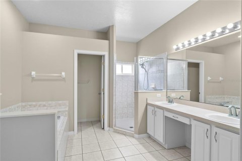 House in Winter Garden, Florida 3 bedrooms, 203.46 sq.m. № 1899223 - photo 18