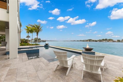 House in Largo, Florida 5 bedrooms, 416.67 sq.m. № 2432696 - photo 10