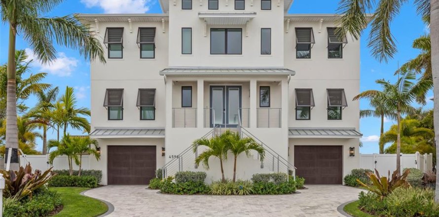 House in Largo, Florida 5 bedrooms, 416.67 sq.m. № 2432696