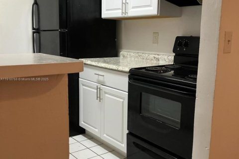 Condominio en alquiler en Pompano Beach, Florida, 2 dormitorios, 98.2 m2 № 1972104 - foto 4