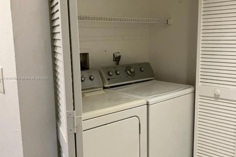 Condominio en alquiler en Pompano Beach, Florida, 2 dormitorios, 98.2 m2 № 1972104 - foto 5