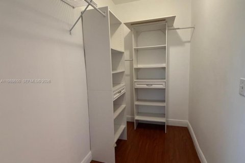 Купить кондоминиум в Майами-Бич, Флорида 1 спальня, 41.81м2, № 2058097 - фото 7