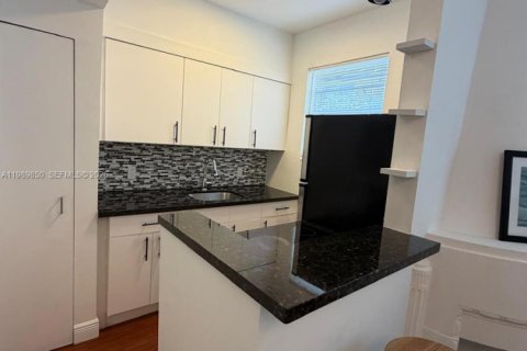 Купить кондоминиум в Майами-Бич, Флорида 1 спальня, 41.81м2, № 2058097 - фото 9